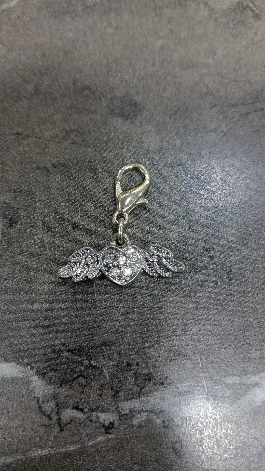 Dije Corazon Strass Con Alitas